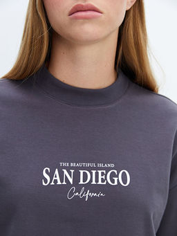 Bisiklet Yaka Bask?l? Oversize Kad?n Sweatshirt