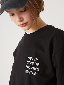 Bisiklet Yaka Bask?l? Oversize Kad?n Ti??rt