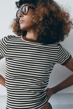 STRIPED SHORT SLEEVE T-SHIRT - Zara фото 8