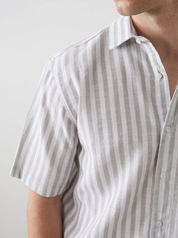 Regular Fit K?sa Kollu ?izgili Erkek G?mlek