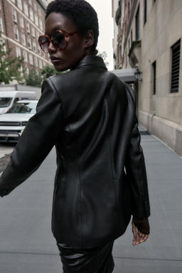 FAUX LEATHER DOUBLE-BREASTED BLAZER - Zara фото 6