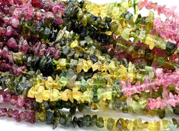 Бусины из турмалина крошка 4*1мм, 44см Радуга камня