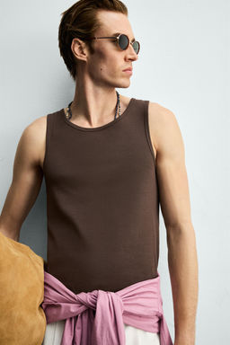 CAMISETA TANK RIB / Marr?n-Azul