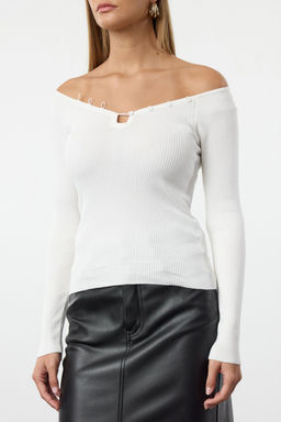 TRENDYOLMILLA Ekru Premium Kallite Yaka Detayl? Triko Kazak TWOAW25KZ00298