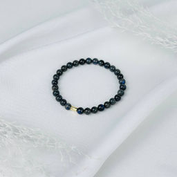 Браслет из Лабрадора со вставкой