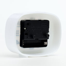 Будильник, дискретный ход, 10×8×4 см, от батарейки АА, белый