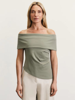 Приталенный топ со спущенными плечами / Zarina  фото 3