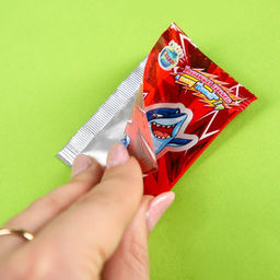 Взрывная карамель Деньги с тату, 8 г. - Simaland фото 4