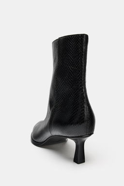EMBOSSED HEEL ANKLE BOOTS - Zara фото 16