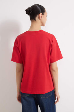 K?rm?z? %100 Kal?n Pamuklu Oversize/Genis Kal?p Bisiklet Yaka Orme T-Shirt TWOSS23TS00040