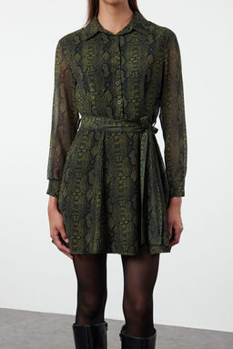 TRENDYOLMILLA Cok Renkli Kusakl? Animal Desenli Belden Ac?lan Astarl? Mini Sifon Dokuma Elbise TWOAW25EL00161 фото 8