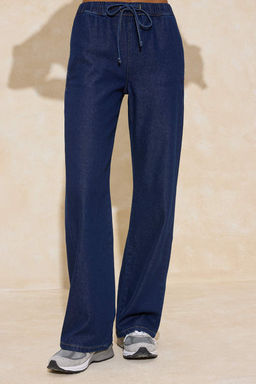 Koyu Mavi Beli Lastikli Yuksek Bel Tencel Kar?s?ml? Wide Leg Jeans TWOSS26JE00040 - Trendyolmilla фото 3