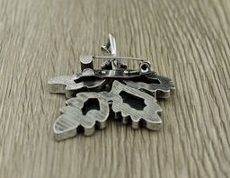 Брошь-подвеска "Листья боярышника" гелиотис