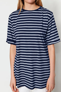 TRENDYOLMILLA Siyah Cizgili Y?rtmac Detayl? Oversize/Genis Kal?p Bisiklet Yaka Orme T-Shirt TWOSS23TS00097 фото 4