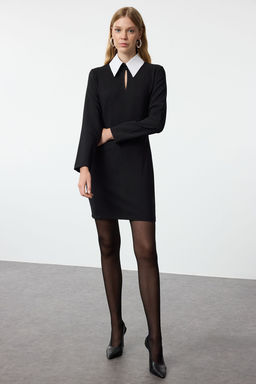 TRENDYOLMILLA Siyah Fitted/Vucuda Oturan Yaka Detayl? Mini Dokuma Elbise TWOAW25EL00263