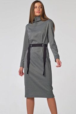 Платье с высоким горлом и длинным рукавом елочка черно-белое