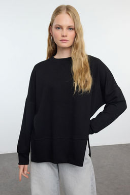 Siyah Oversize/Genis Kesim Y?rtmacl? Bisiklet Yaka Yumusak Tuseli Orme Sweatshirt TWOAW25SW00057