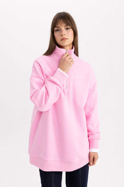 Толстовка-туника на мягкой подкладке с воротником-поло обычного кроя и принтом