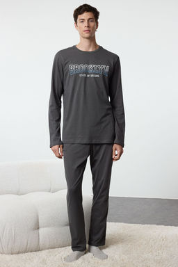 TRENDYOL MAN Erkek Koyu Mor Regular Fit Bask?l? Orme %100 Pamuk Pijama Tak?m? TMNAW25PT00007 - Trendyolmilla фото 2