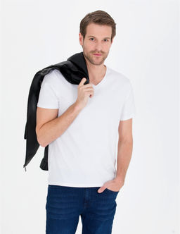 Beyaz Slim Fit V Yaka Basic Ti__rt