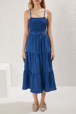 Indigo Duz Etegi Belden Ac?lan Gipeli Midi Dokuma Elbise TWOSS21EL1929