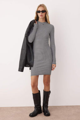 TRENDYOLMILLA Siyah Vucuda Oturan Mini Dik Yaka Fitilli Esnek Orme Kalem Elbise TWOAW21EL2244
