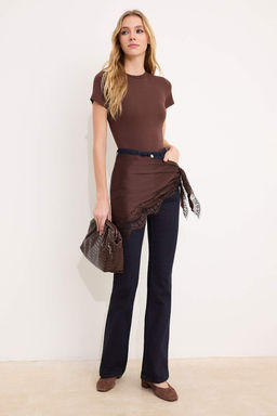 Koyu Mavi Raw Yuksek Bel Orta Esnek Flare Uzun Boy Jeans TWOSS26JE00105 - Trendyolmilla фото 6