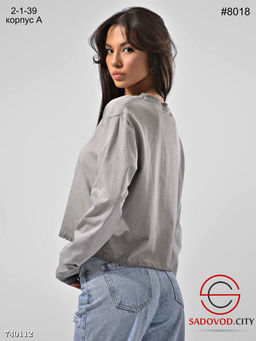 Укороченный лонгслив оверсайз