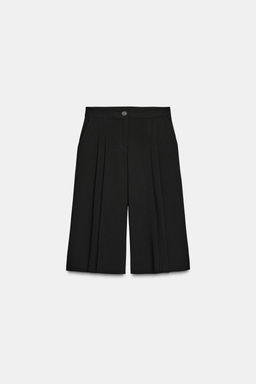 PLEATED LONG BERMUDA SHORTS