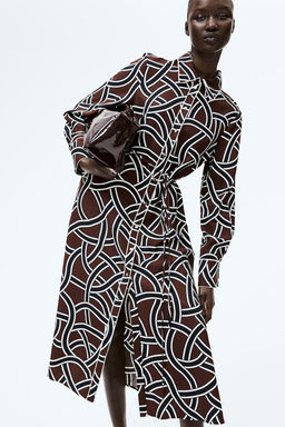 Vestido estampado con cinturon de anudar