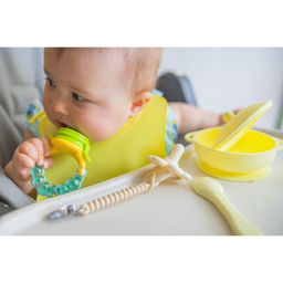 Ниблер для прикорма Крошка Я, с силиконовой сеточкой, ручка-погремушка, цвет зеленый