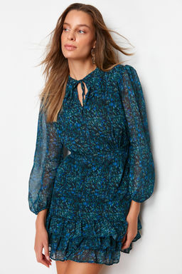 Trendyolmilla Yesil Desenli A Kesim Yakas? Baglamal? Astarl? Mini Dokuma K?sl?k Elbise TWOAW21EL1442 фото 3