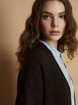 ?al Yaka Oversize Kad?n Triko H?rka