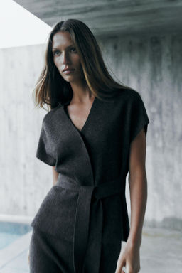 KNIT WAISTCOAT WITH BELT - Zara фото 17