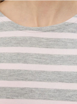 Прямое платье-футболка в серо-розовую полоску - Incity фото 3