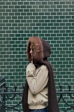 FAUX FUR SCARF HOOD - Zara фото 2