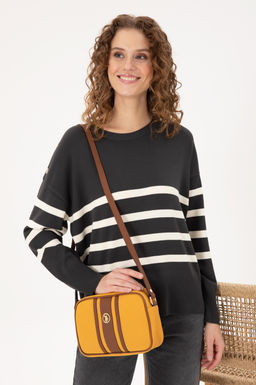 Женская светло-коричневая сумка через плечо Неожиданная скидка в корзине