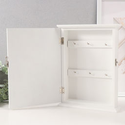 Ключница настенная «Веточка цветочная», дерево, 6 крючков, состаренный белый, 6×22×30 см