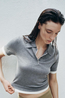 CONTRAST KNIT POLO TOP