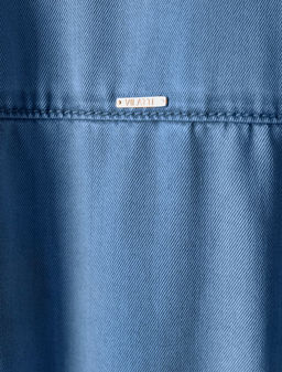 Платье-рубашка с поясом и карманами из джинсового лиоцелла - Vilatte фото 5