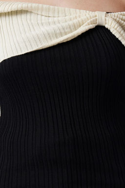 Siyah Carmen Yaka Renk Bloklu Fitted/Vucudu Saran Triko Kazak TWOAW25KZ00170 - Trendyolmilla фото 3