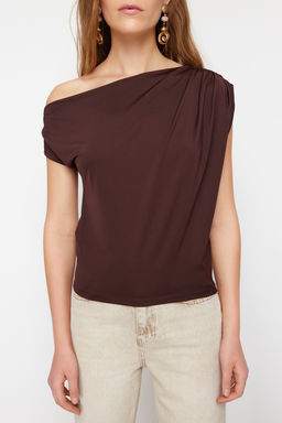 Kahverengi Regular/Normal Kal?p Asimetrik Yaka S?f?r Kol C?tc?tl? Esnek Orme Bluz TWOSS24BZ00396