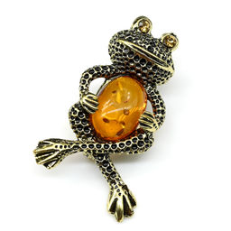 Брошь бронзовая Мишка Винни с янтарем 17*28мм цв. коньячный - Радуга камня фото 7