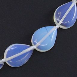 Бусы лунный камень, плоские капли 13х17мм, короткие 48см