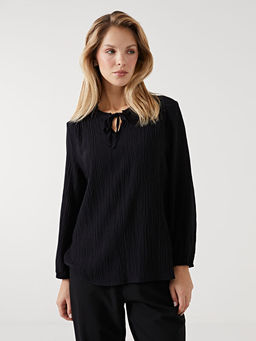 Ba?lamal? Yaka Dokulu Kad?n Bluz