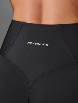 Моделирующие укороченные леггинсы 7/8 - NEVERLATE фото 3