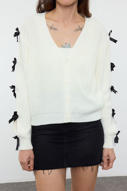 TRENDYOLMILLA Ekru Kurdele Detayl? Triko H?rka TWOAW25HI00363  фото 3