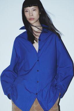 CAMISA POPEL?N PINZAS LATERALES / Azul?n