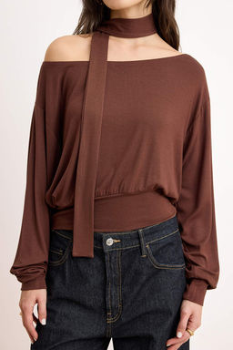 Kahverengi Duz Ac?k Omuzlu Sal Aksesuar Detayl? Regular/Normal Kal?p Orme Bluz TWOAW26BZ00308