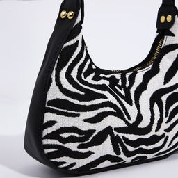 Сумка женская текстильная, 20×23×5.5 см, зебра